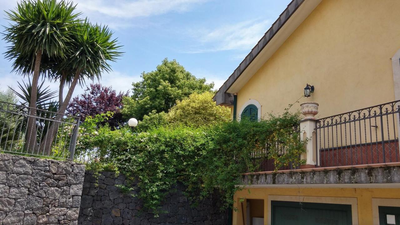 La Casa Del Melograno Bed & Breakfast Santa Venerina Dış mekan fotoğraf