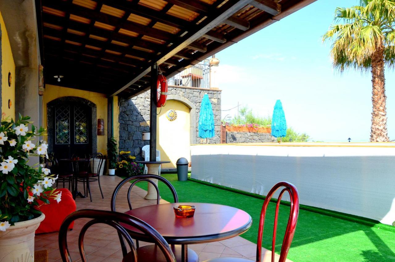 La Casa Del Melograno Bed & Breakfast Santa Venerina Dış mekan fotoğraf